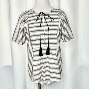 ❗️NWT❗️TASSEL TIE FRONT FLUTTER SLEEVE TOP